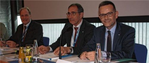 Expertenrunde: (von links) Prof. Ulrich Sieberath (Technik, Strategie), Bernhard Helbing (Vorstand) und Dr. Jochen Peichl (Finanzen und Management). Foto sen