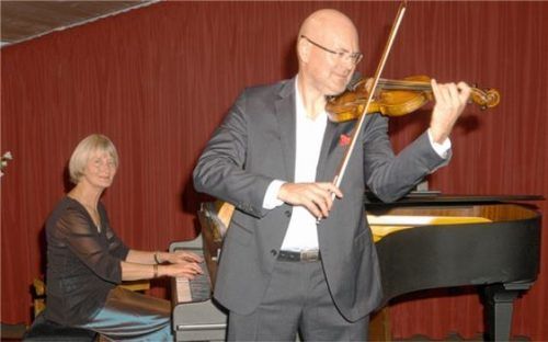 Gute Bekannte im Carl-Orff-Saal: Pianistin Jutta Müller Vornehm und Florian Meierott.Foto kis