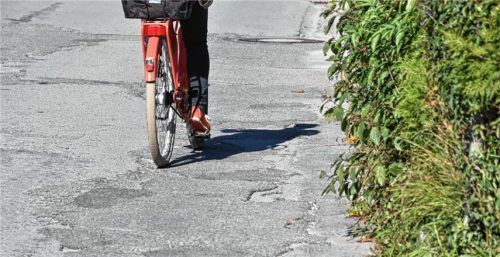 Holpriger Fleckerlteppich: die Mangfallstraße. Foto Schlecker