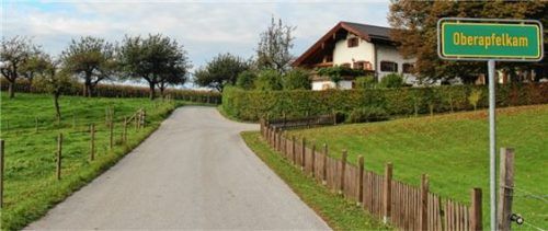 In der Gemeinde Rohrdorf liegen Ober- und Unterapfelkam.