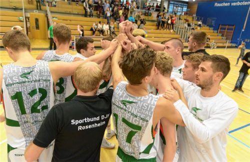 Mit Zusammenhalt gegen den Tabellenführer: Die SBR-Basketballer. Foto  Burger
