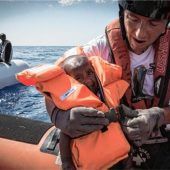 Konträre Meinungen zu Asylrecht, Obergrenze und Abschiebung