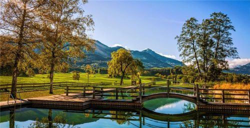 Naturschwimmbad am Samerberg im Herbst