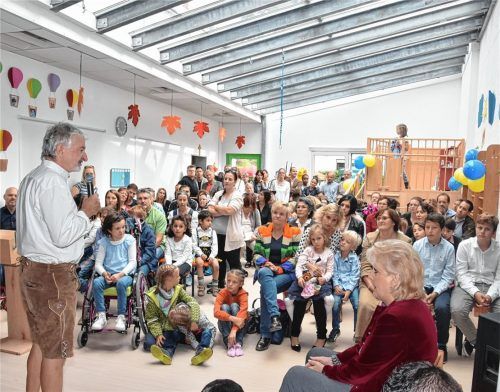 Peter Quadt, Geschäftsführer der Fortschritt GmbH, spricht darüber, warum sein Unternehmen gerne die Trägerschaft für den Konduktiven Kindergarten Sonnenschein übernommen hat.Foto schlecker