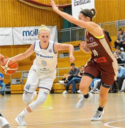 Petra Zaplatova (links), hier im Spiel gegen Venedig, möchte mit Wasserburg in der Bundesliga den nächsten Heimsieg landen. Foto  Hörndl