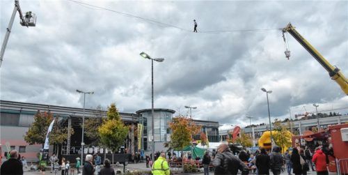 Spektakel auf der Erde und in der Luft
