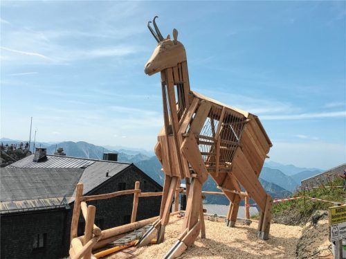 Trojanische Gams und Murmeltierhöhle sollen Kindern Freude bereiten