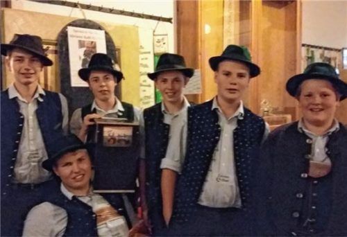 6-Zylinder-Musi spielt für guten Zweck