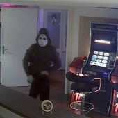Polizei sucht nach Maskenmann