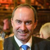 Aiwangers Kampf gegen die Straßen-Gebühr