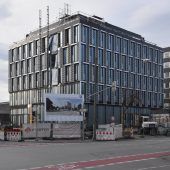 Kreisausschuss macht sich Bild von Baufortschritt