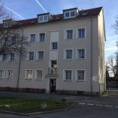 Frau auf offener Straße erstochen