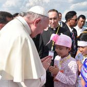 Papst trifft Myanmars Militärchef