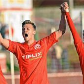 Rosenheimer Jubel nach Derbysieg gegen Burghausen