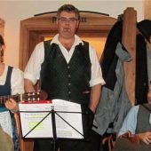 Gelungene Premiere beim ersten Auer Wirtshaussingen