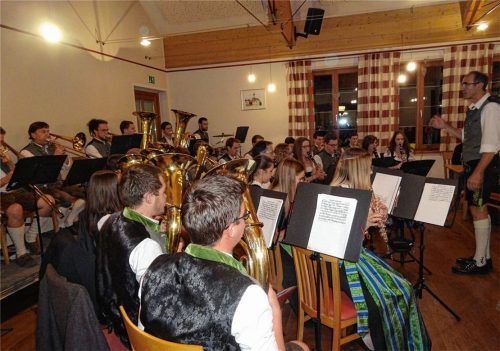 Auch die Amtsgericht-Polka durfte nicht fehlen in Erinnerung an die „gute, alte Zeit“.Foto six