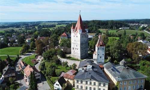 Bei den Entscheidungen für die Gestaltung des Schlosshofs in Haag geht es – wenn auch etwas zäh – voran.Foto bauer