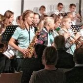 Bigband-Doppelkonzert an der Mädchenrealschule: Jugendliche und Erwachsene musizierten gemeinsam