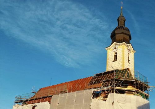 Bis Weihnachten soll das Dach vollständig geschlossen sein.Fotos reg