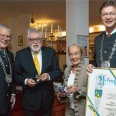 Ehrenmünzen für Abé und Hattenkofer