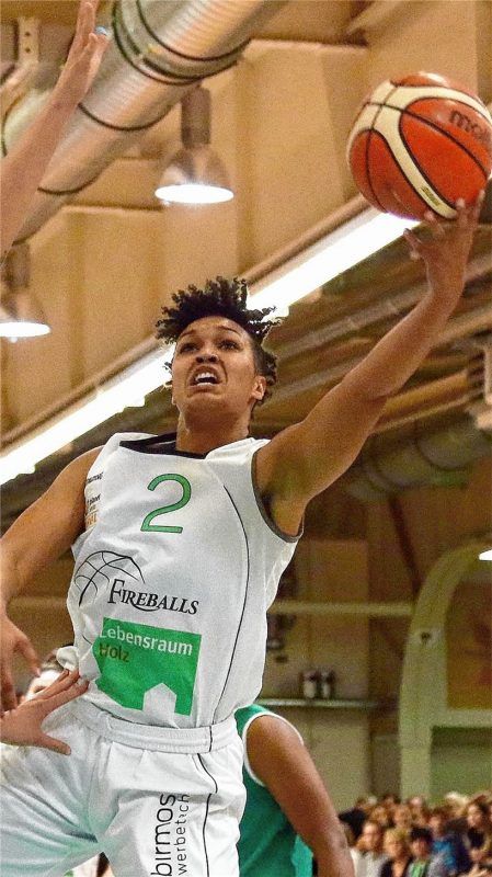 Chelsea Waters erzielte in acht Spielen 93 Punkte für Bad Aiblings Basketball-Damen. Morgen im Heimspiel gegen Keltern soll die 100-Punkte-Marke fallen.  Fehrmann