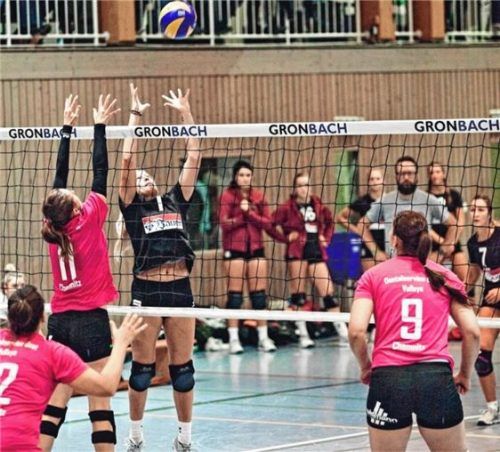 Den dritten Satz mussten Eiselfings Volleyballdamen knapp abgeben.