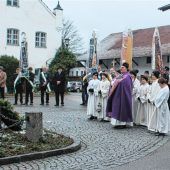 Den Opfern von Krieg und Gewalt gedacht