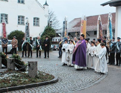 Den Opfern von Krieg und Gewalt gedacht