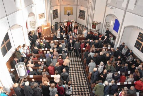 Der Andrang beim Gottesdienst in der Erlöserkirche war riesig. Fotos Schlecker