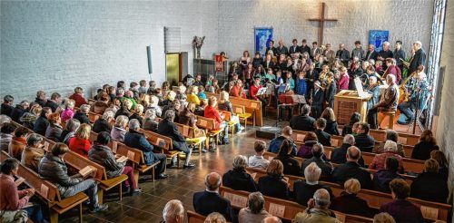 Der außergewöhnliche Gottesdienst erwies sich als besonderer Besuchermagnet. Fotos  Buhleier