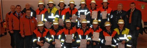 Die achte Löschgruppe der Feuerwehr Schönau hat erfolgreich die Prüfung abgelegt und ist ab sofort befugt, an Einsätzen teilzunehmen.