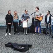 Als Straßenmusiker in Alpen unterwegs