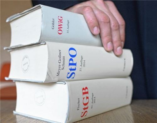 Die juristischen Feinheiten von Strafgesetzbuch und Strafprozessordnung sind für den Bürger nicht immer nachvollziehbar. Foto dpa