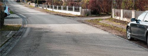 Die Stellplätze am Straßenrand werden nun auch auf dem Papier eingetragen.Foto  Günster