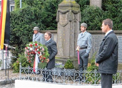 „Die Toten verpflichten die Lebenden“