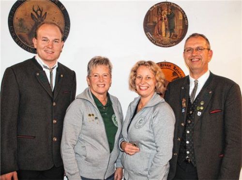 Die Vereinsmeister sind (von links): Franz Strasser, Marianne Strasser, Irmgard Miedl und Christian Sommer. Foto  wag