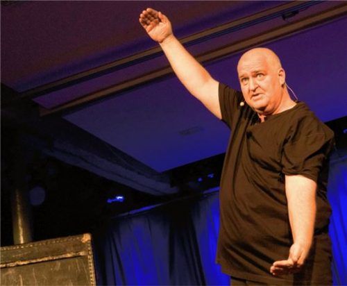 Ein Abend, der zwar einige Lacher brachte, der aber keinen bleibenden Satz hinterließ: Markus Maria Profitlich im Haberkasten.Foto esc