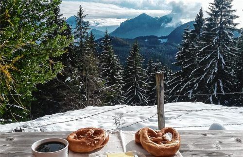 Ein Mix aus Schnee, Wolken und kulinarischen Genüssen