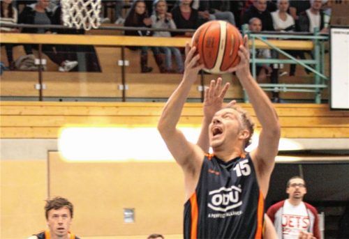 Eine schmerzhafte Niederlage gab es für Thomas Achmann (15). Foto  psc