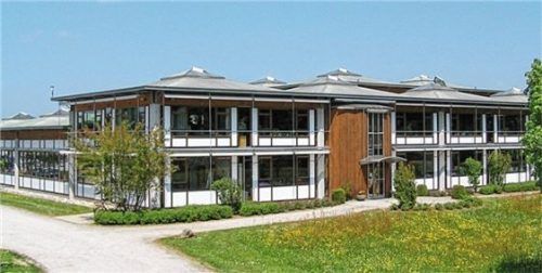 Verwaltungsgebäude von Selecta, jetzt Schmidt Spiele. Foto re