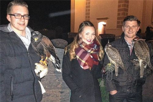 Falkner kommt zur Hubertusmesse nach Niedertaufkirchen