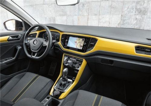 Farbenfroh und edel: Das Interieur