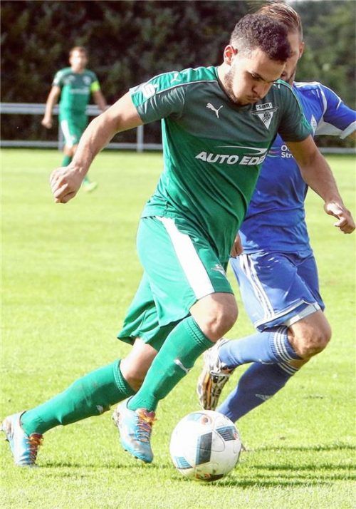 Für Yasin Temel und den SB/DJK Rosenheim stehen heute vor heimischer Kulisse die letzten 90 Minuten des Jahres auf dem Programm.Foto Fehrmann
