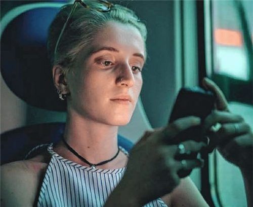 „Gedanken zum Mitnehmen“ bietet der Bad Aiblinger Pfarrer Markus Merz via Twitter für alle Menschen, die im Advent unterwegs sind. Mit der Aktion „Weggeschichten“ betritt das evangelisch-lutherische Dekanat in der Vorweihnachtszeit Neuland.