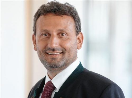 Georg Dettendorfer 

Der Nußdorfer Unternehmer setzt auf Wasserstoff.