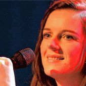 Gráinne Holland singt Gälisch