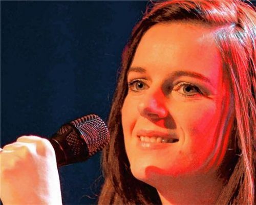 Gráinne Holland singt Gälisch