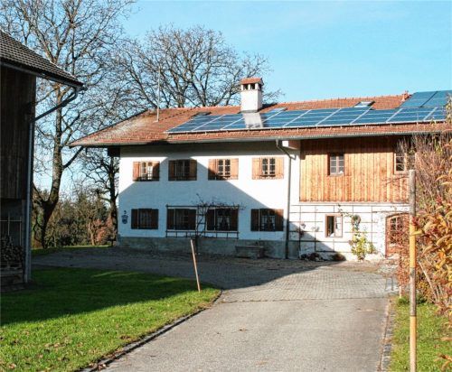 Hier sollen Kurzzeitpflegeplätze für Kinder und Jugendliche mit Behinderung geschaffen werden. Die Zufahrt nutzt auch der benachbarte Landwirt.Foto pilger