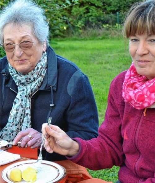 Im Altenheim St. Konrad wird im eigenen Garten gesät, geerntet und gepflegt. Die diesjährige Ernte ergab für das Erntedankfest eine leckere Mahlzeit. Foto  arndt