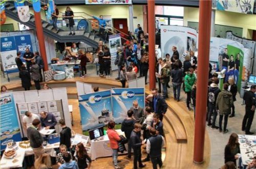 Informationen für die Neuntklassler in der ganzen Schule.